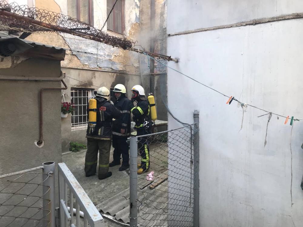 м. Одеса: вогнеборці врятували господарку квартири