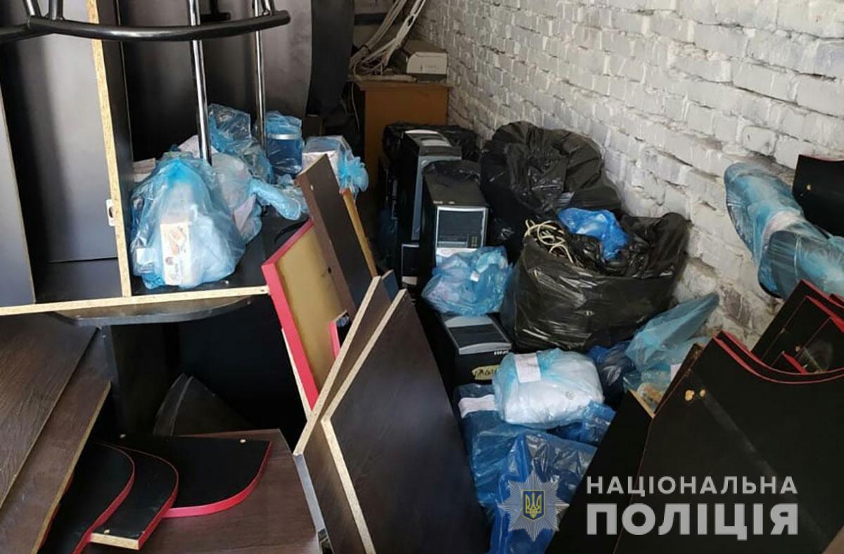 На Полтавщині поліція викрила мережу гральних закладів, до яких клієнти потрапляли за паролем