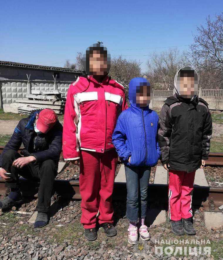 Одеські поліцейські опікуються долею трьох юних жителів Малиновського району