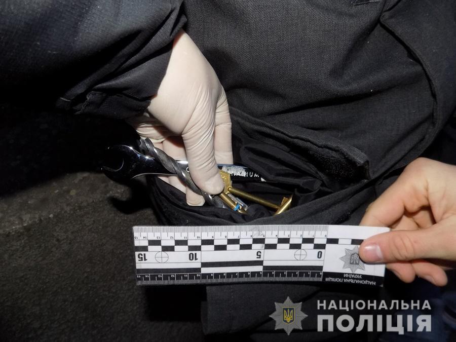На Одещині поліцейські затримали іноземця, який намагався обікрасти банківську установу