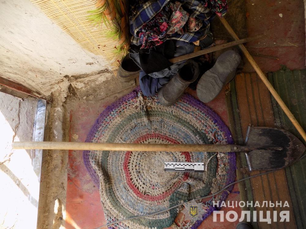 Поліцейські повідомили жителю Білгород-Дністровського району про підозру у спричиненні тяжких тілесних ушкоджень співмешканцю своєї матері