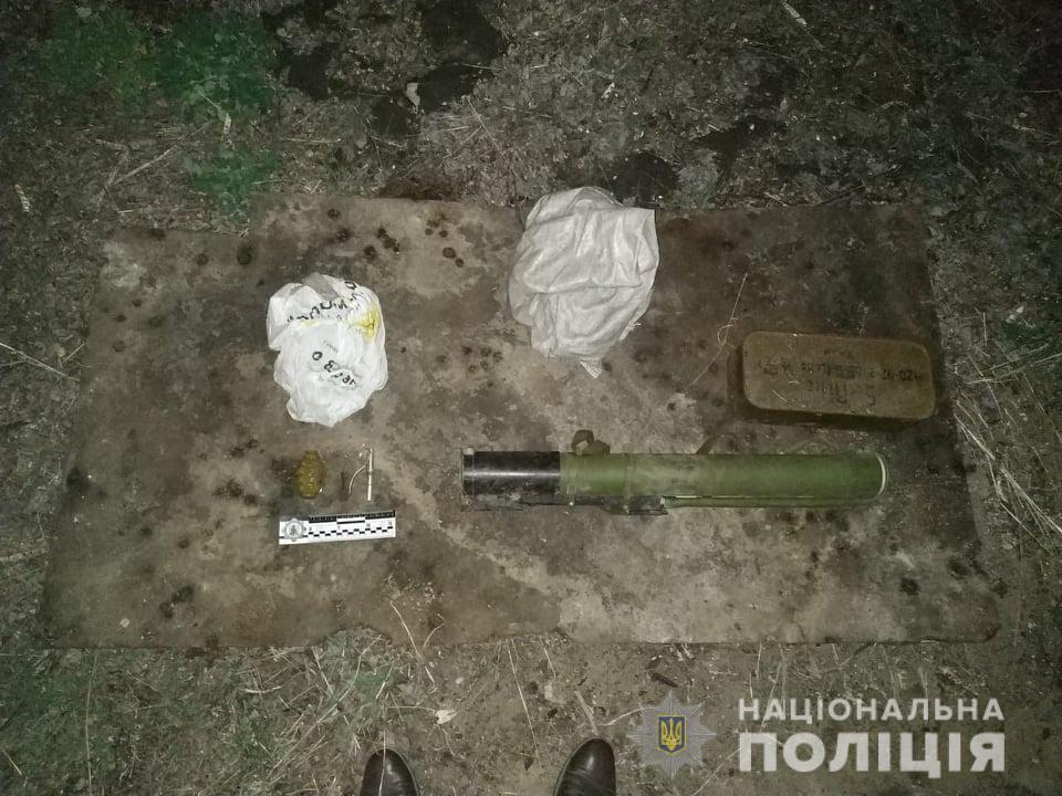 Поліцейські Луганщини виявили у жінки зброю та боєприпаси