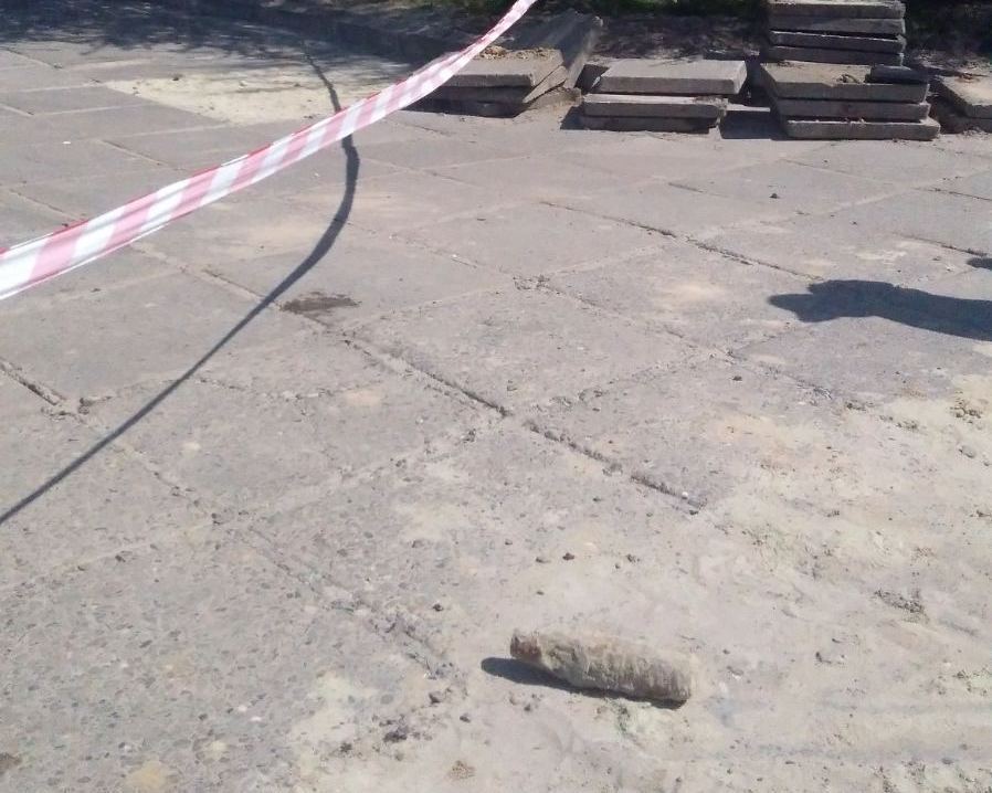 Львів: під час ремонтних робіт виявлено артснаряд часів Другої світової війни