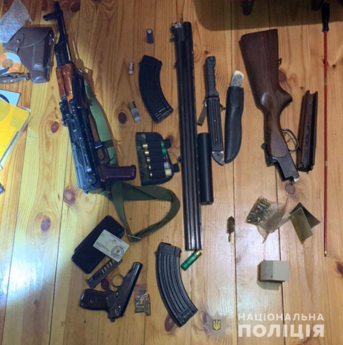 Поліція Київщини затримала озброєного хулігана