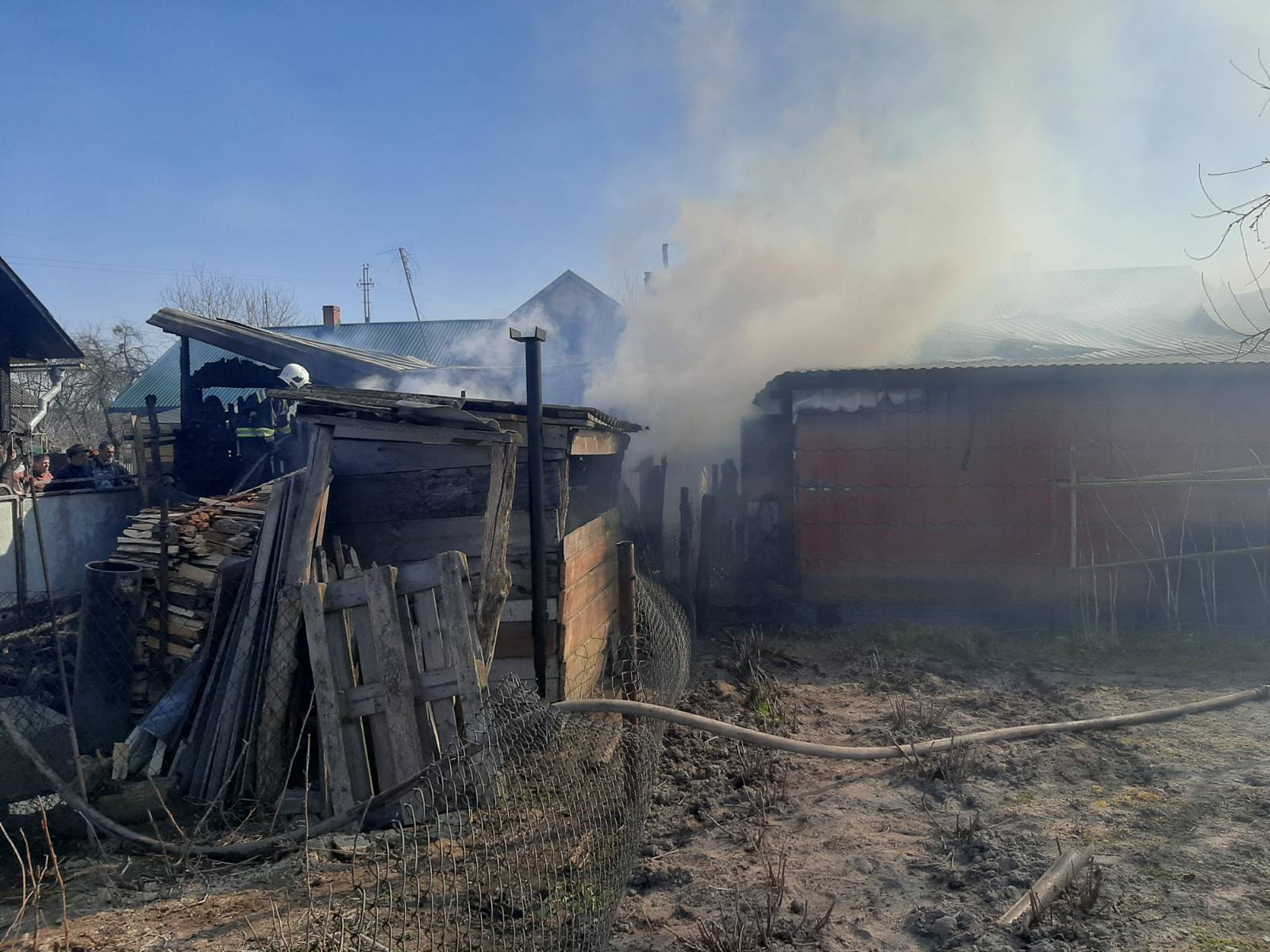 Львівська область: вогнеборці врятували від пожежі 6 будівель