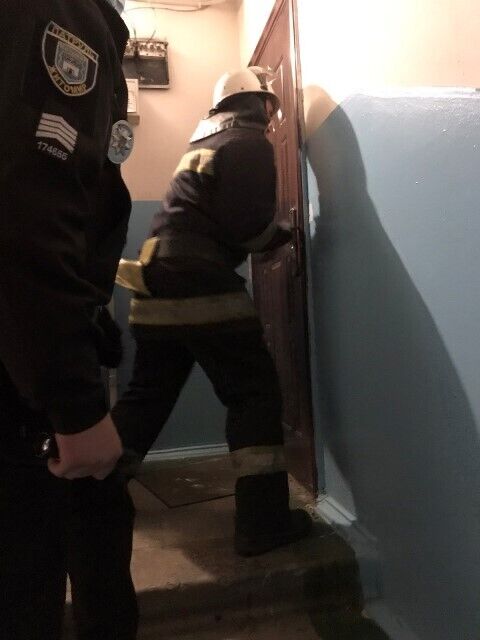 м. Житомир: під час пожежі в квартирі на п’ятому поверсі вогнеборці врятували господаря