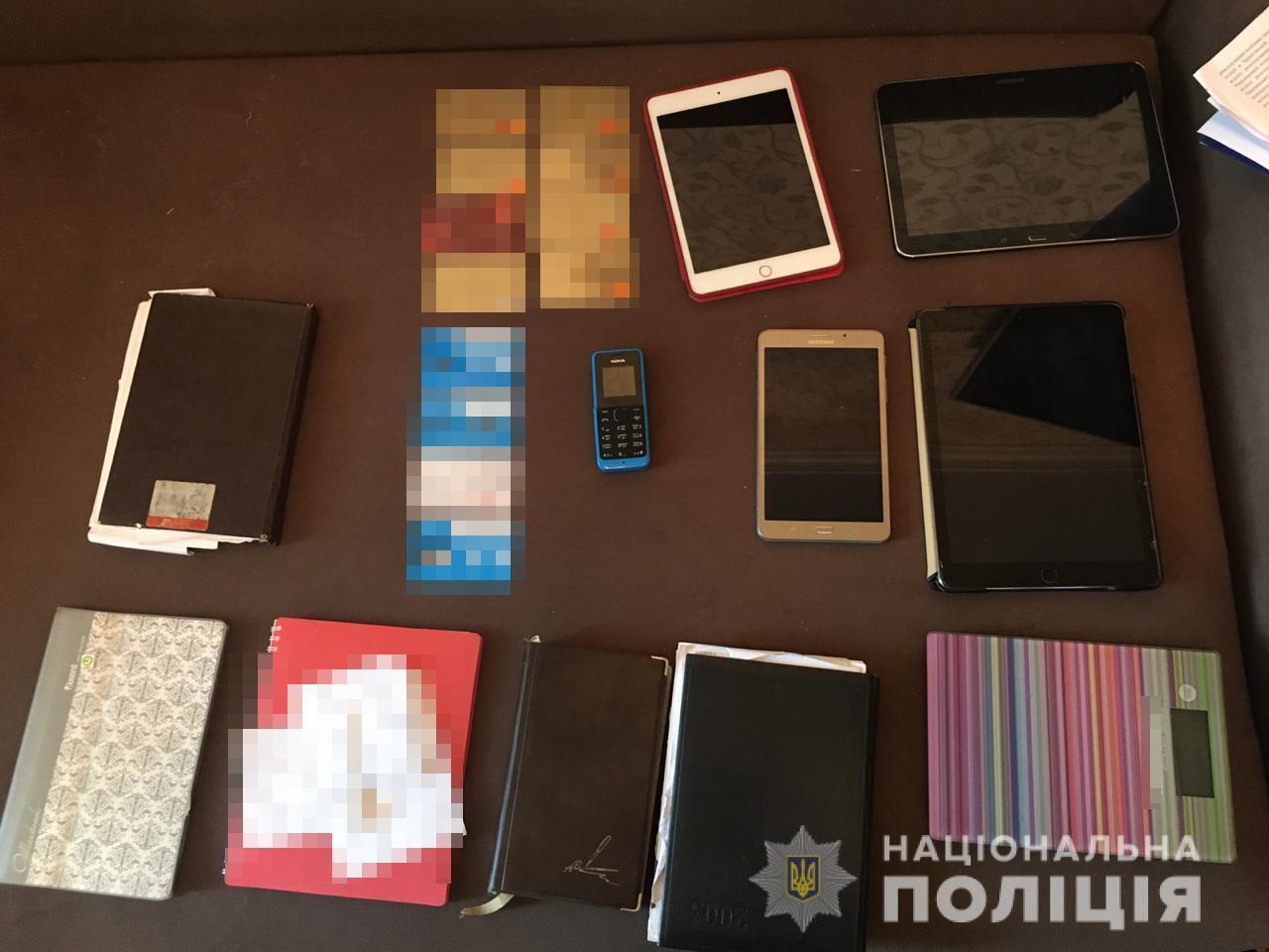 На Чернігівщині учасники злочинного угруповання постануть перед судом за постачання та продаж наркотиків у СІЗО