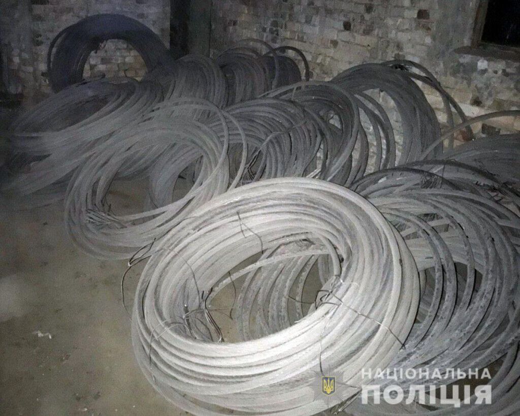 Поліцейські Донеччини затримали учасників злочинної групи, які викрали кабелю на мільйон гривень