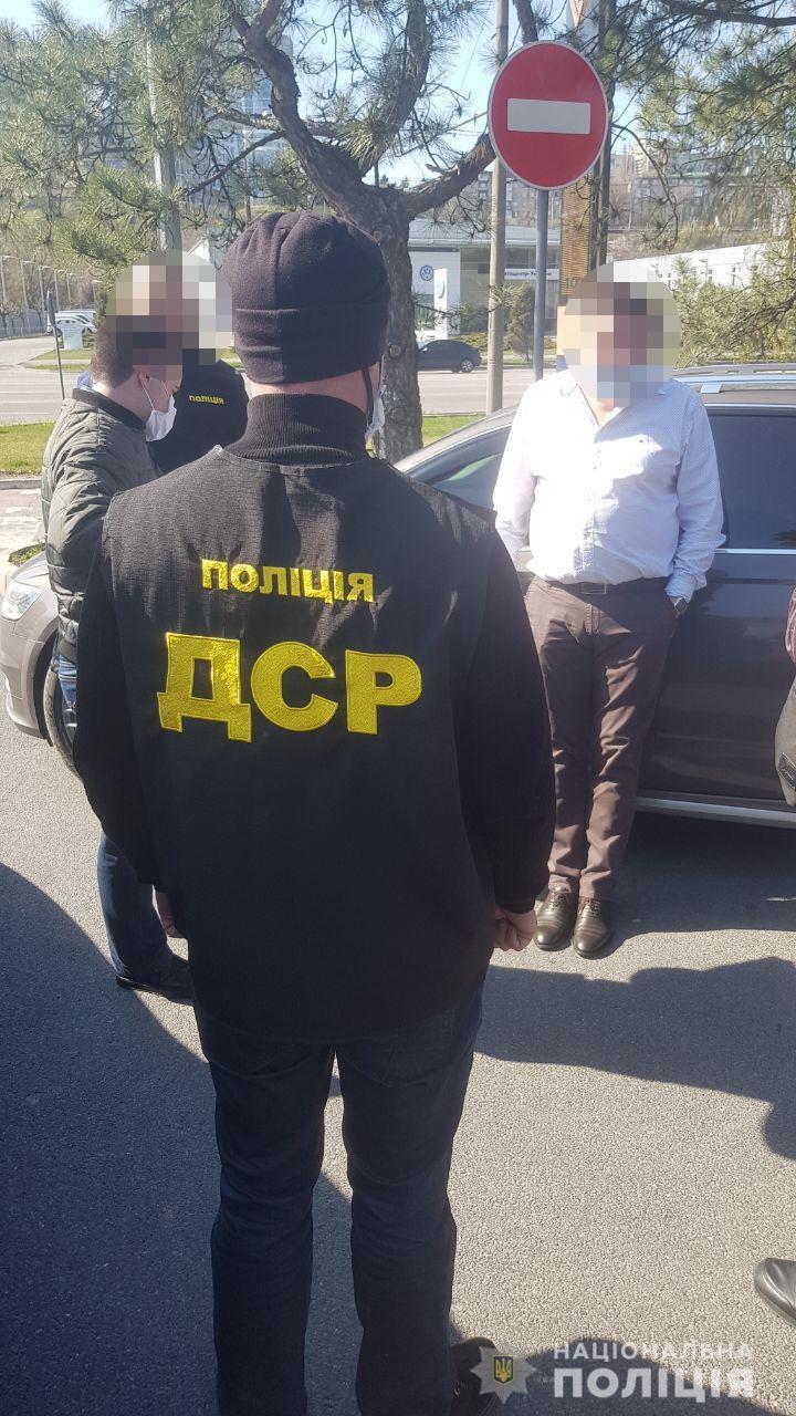 Працівники управління стратегічних розслідувань затримали на хабарі керівника філії  дочірнього підприємства