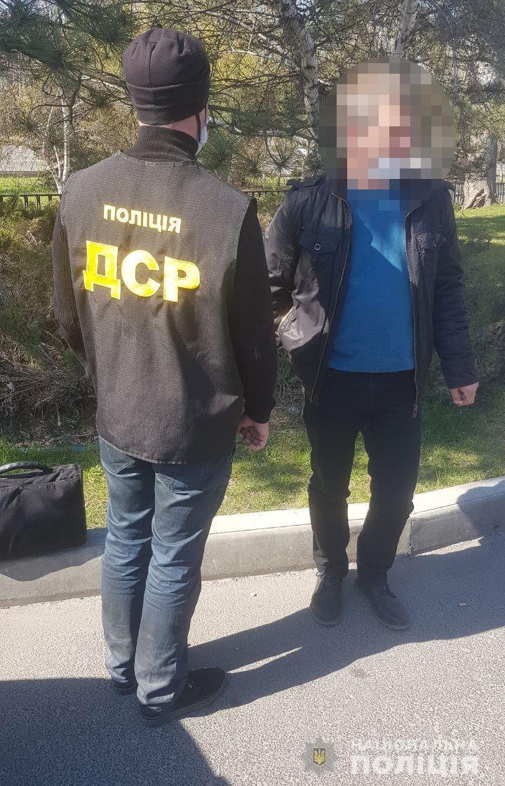 Працівники управління стратегічних розслідувань затримали на хабарі керівника філії  дочірнього підприємства