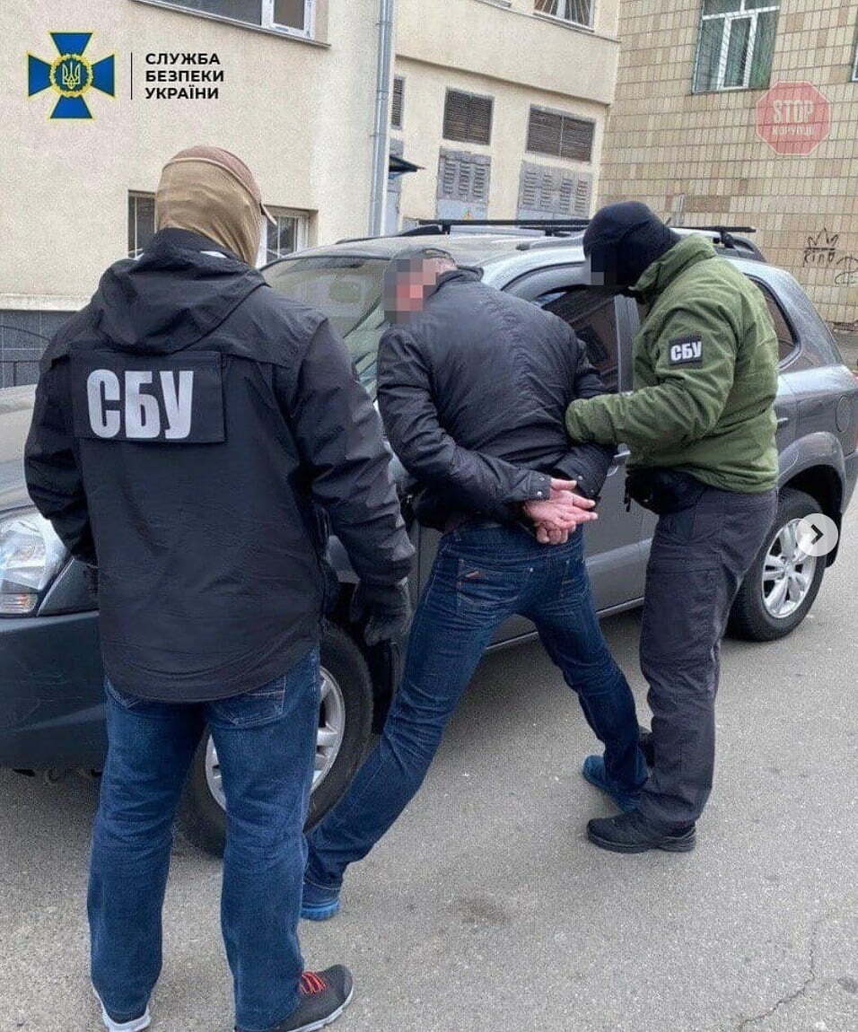 На Київщині підпільно вивезену з зони АТО зброю намагались продати бандитам за 5 тисяч доларів