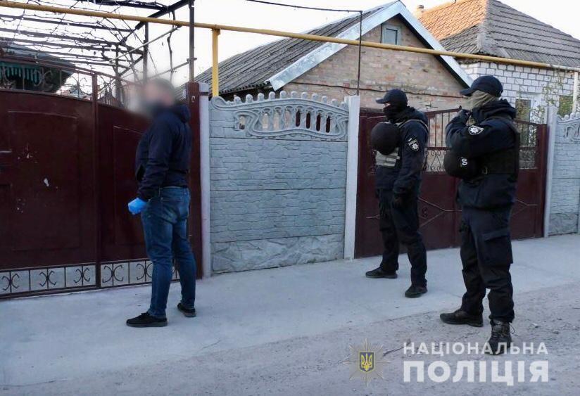 На Херсонщині поліцейські викрили групу осіб, підозрюваних у крадіжках в особливо великих розмірах