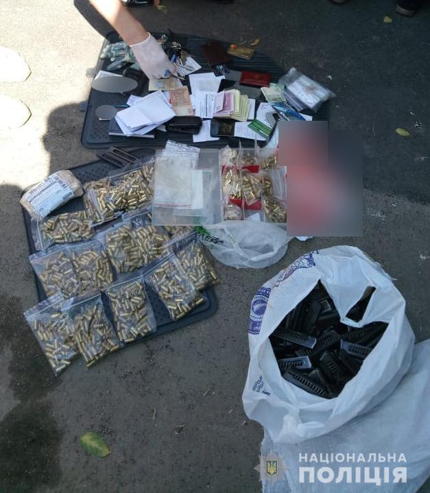 Слідчі Нацполіції скерували до суду обвинувальний акт щодо організатора злочинної групи збувачів нелегальної зброї