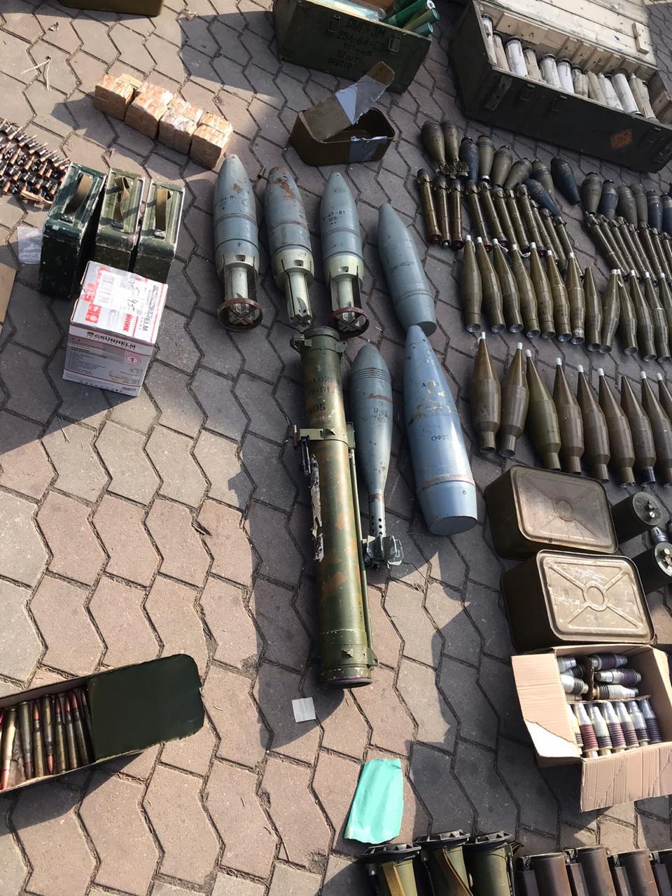 На Донеччині виявлено потужний арсенал зброї