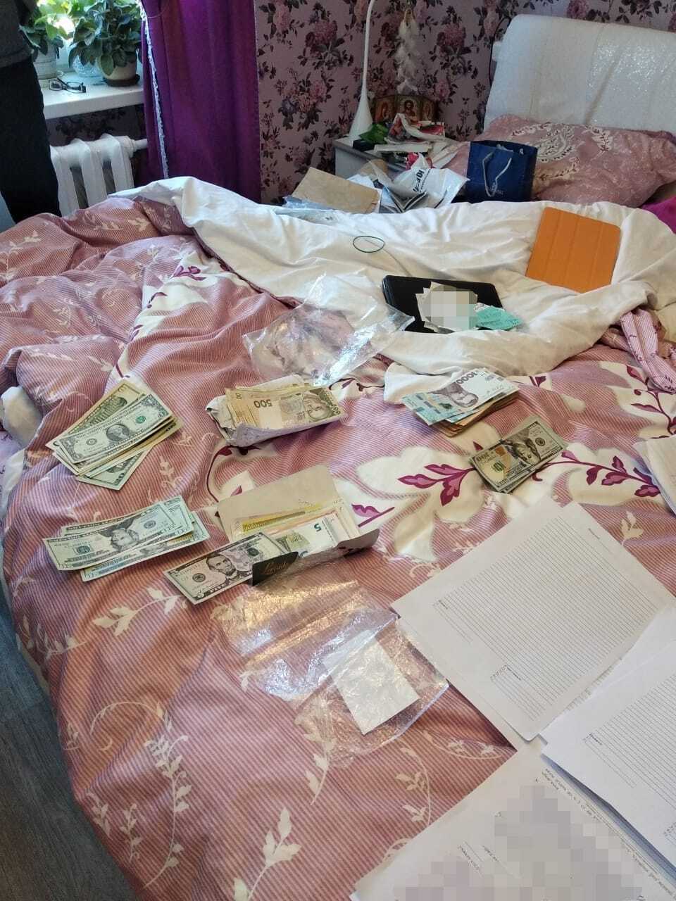 На Донеччині викрито злочинну групу,  яка заволоділа майже 5,7 млн грн коштів допомоги родичам померлих пенсіонерів