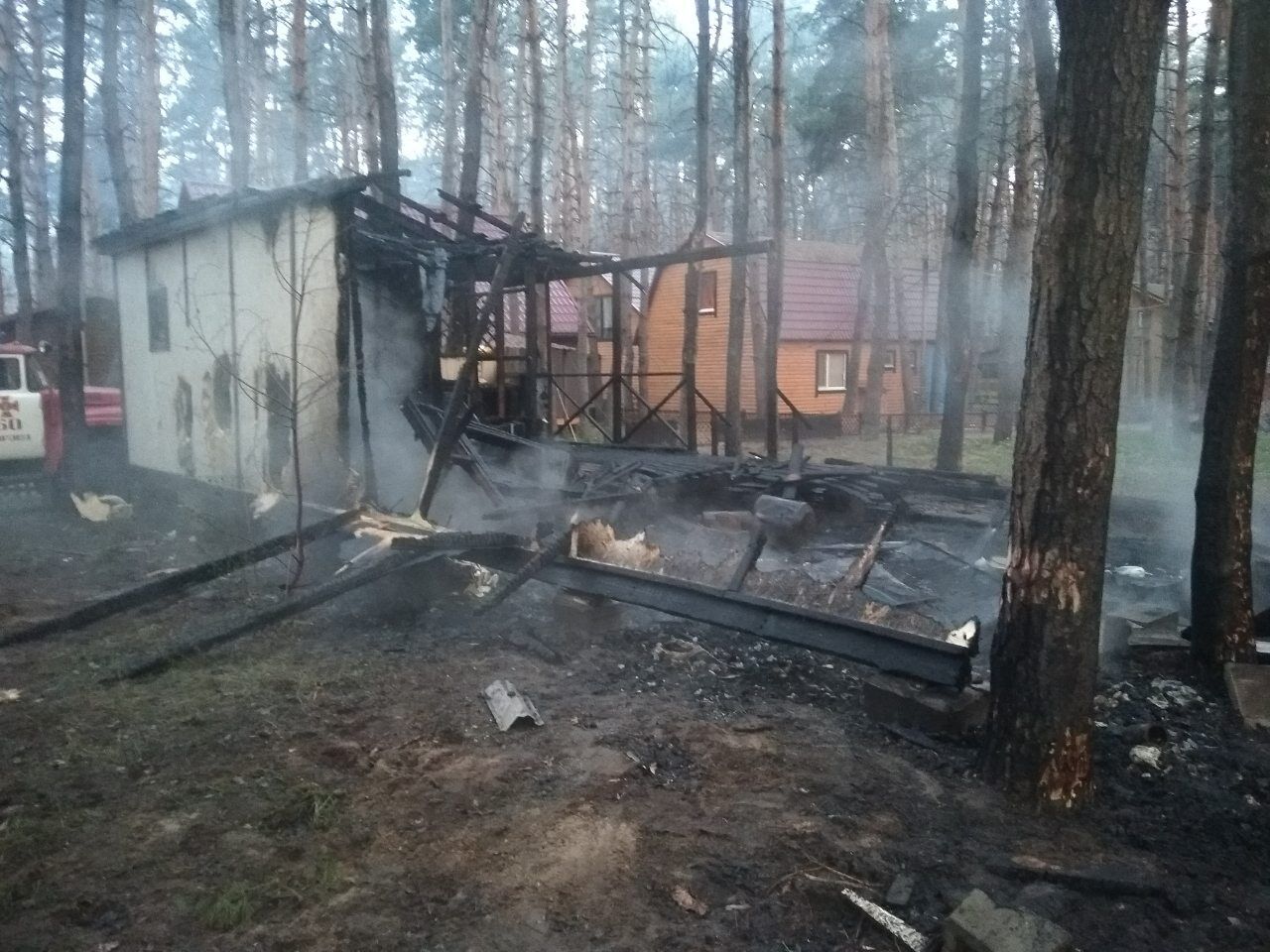 Харківська область: під час гасіння пожежі у двоповерховому дерев’яному житловому будинку вогнеборці виявили загиблого парубка