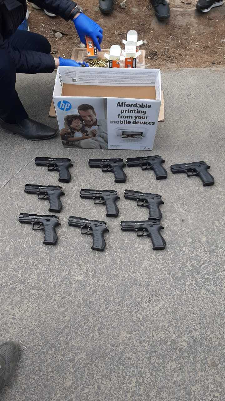 На Запоріжжі начальника служби безпеки підприємства викрито під час збуту зброї та боєприпасів (ФОТО)