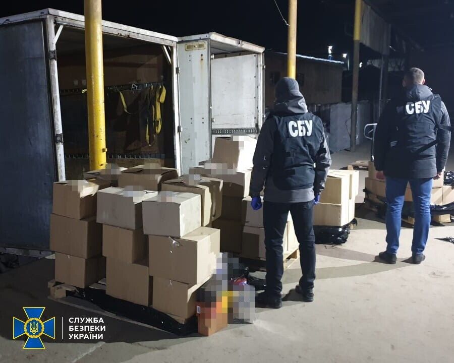 СБУ блокувала масштабний збут алкоголю з підробленими марками акцизного збору у трьох регіонах країни