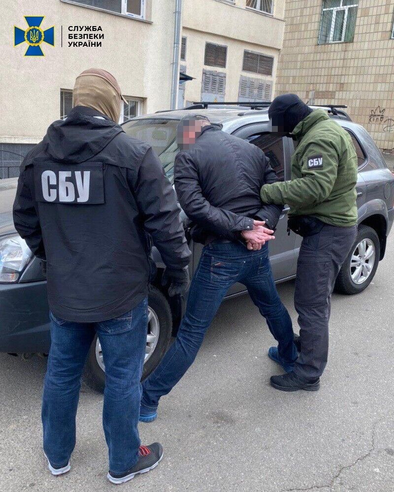 На Київщині СБУ блокувала продаж військових засобів ураження, нелегально вивезених з району ООС