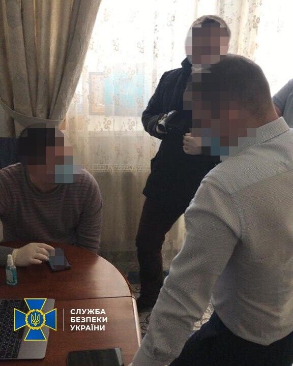 СБУ викрила високопосадовця одного з міністерств на незаконній передачі таємних документів