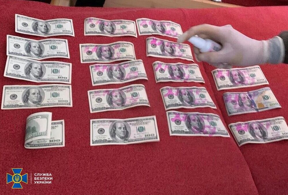 Посадовця державної виконавчої служби викрила на хабарі СБУ в Черкасах