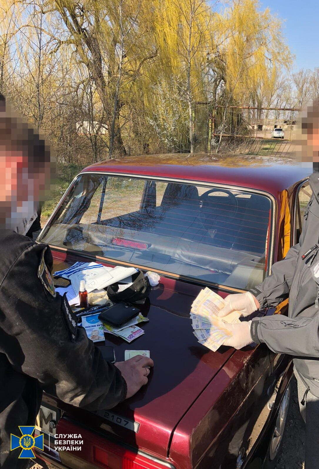 На Житомирщині СБУ викрила на хабарі одного із керівників райвідділення Нацполіції та адвоката