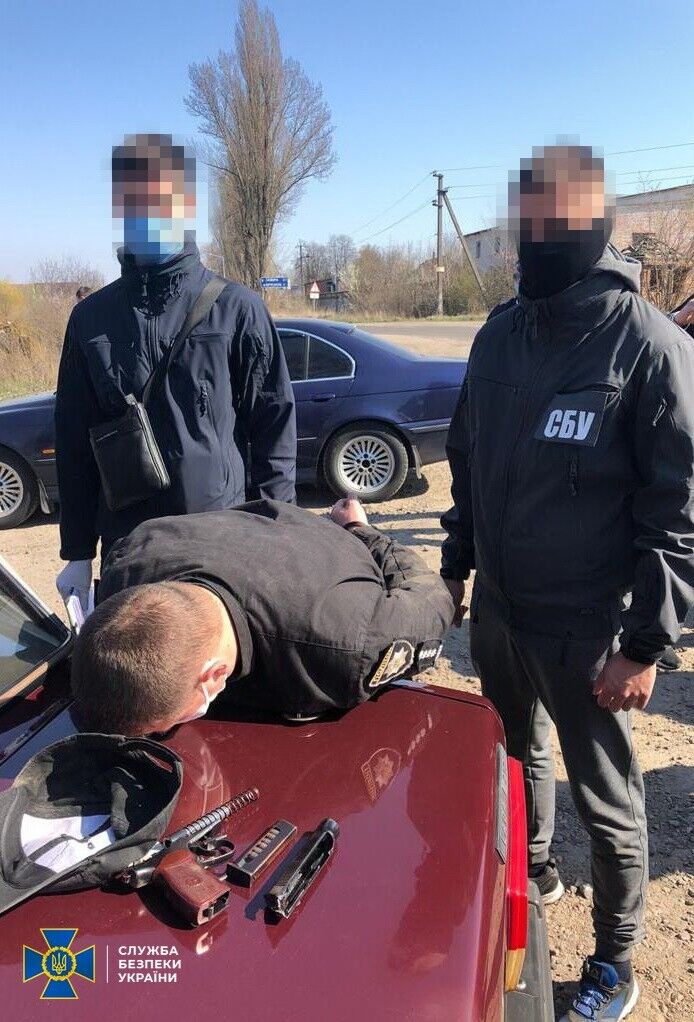 На Житомирщині СБУ викрила на хабарі одного із керівників райвідділення Нацполіції та адвоката