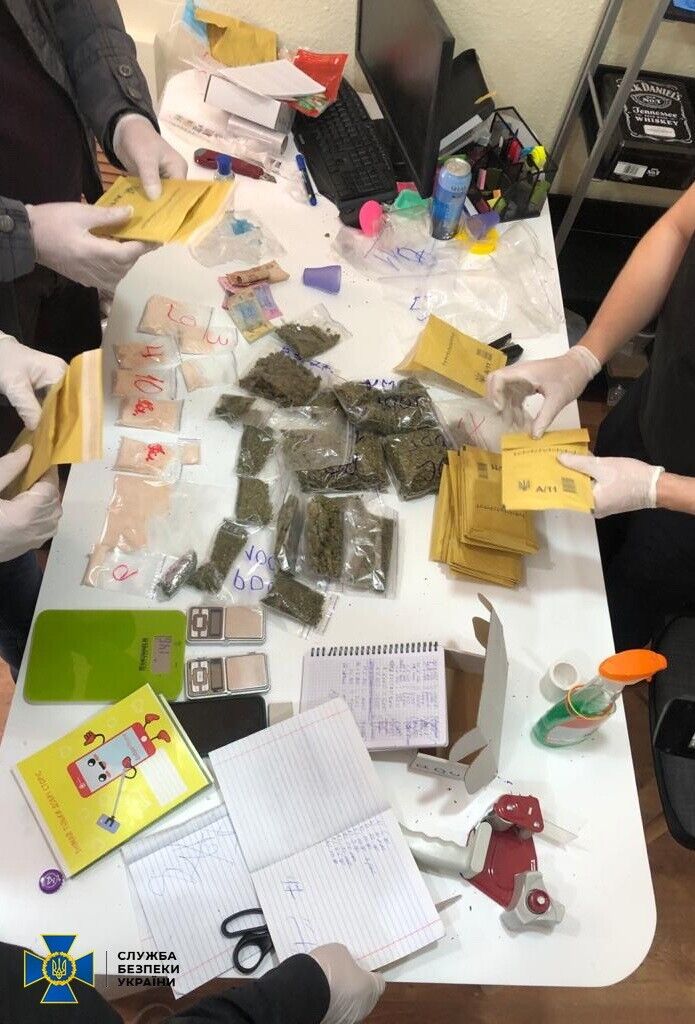 У Хмельницькому СБУ блокувала діяльність наркоугруповання, організованого посадовцями ДСНС