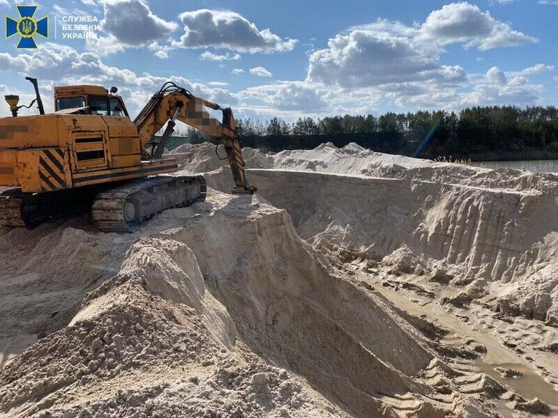 На Рівненщині СБУ блокувала незаконний видобуток піску в промислових масштабах