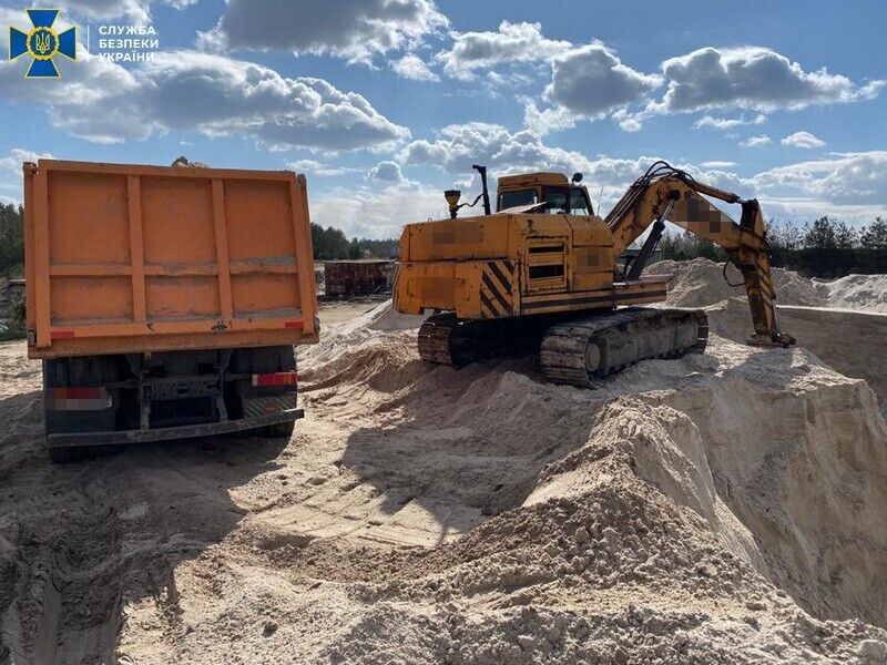 На Рівненщині СБУ блокувала незаконний видобуток піску в промислових масштабах