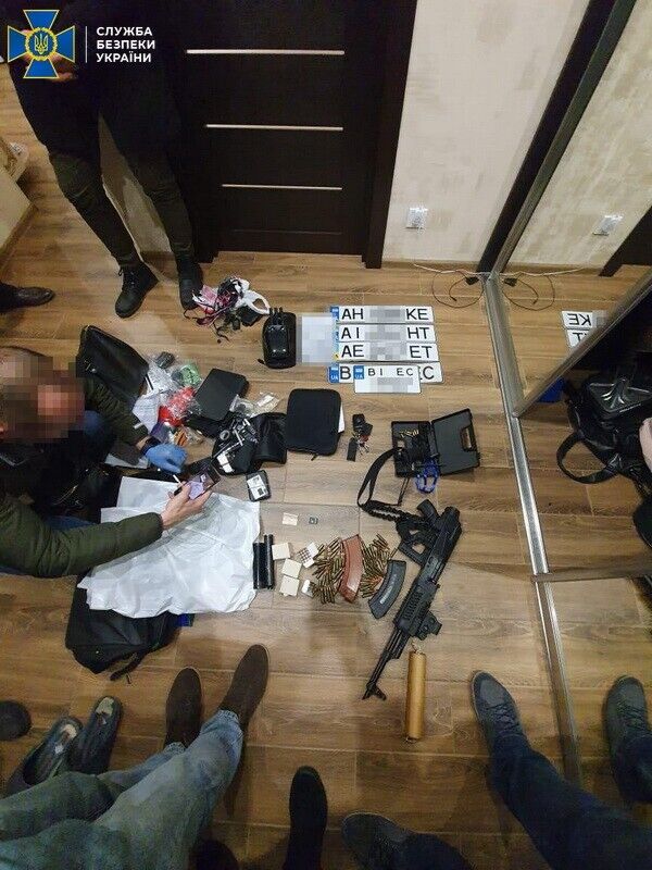 СБУ оголосила підозру підривнику, який заклав вибухівку біля входу в торговельний центр у Харкові
