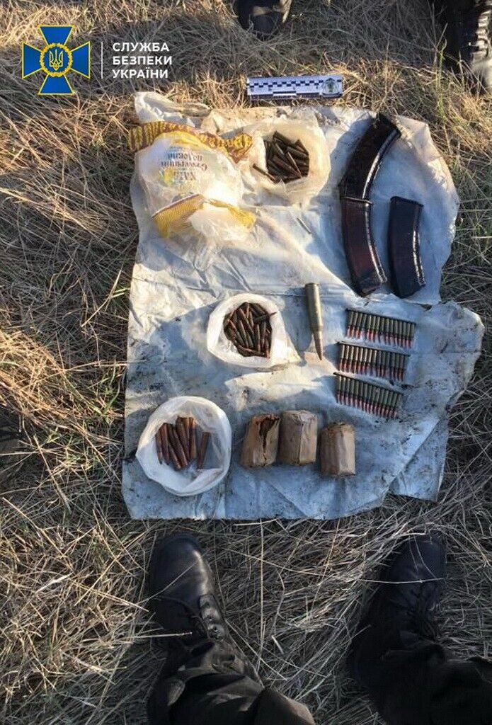 СБУ затримала двох учасників терористичної групи «ЛНР» та вилучила арсенал вибухівки