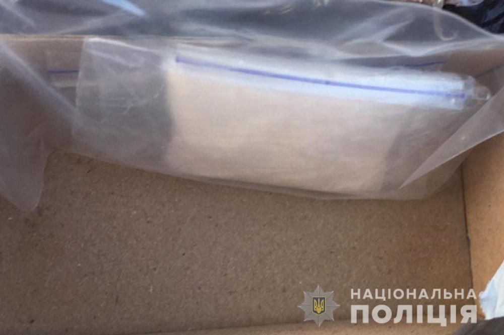 На Черкащині поліцейські виявили у наркозбувача наркотиків на суму близько 300 тисяч гривень