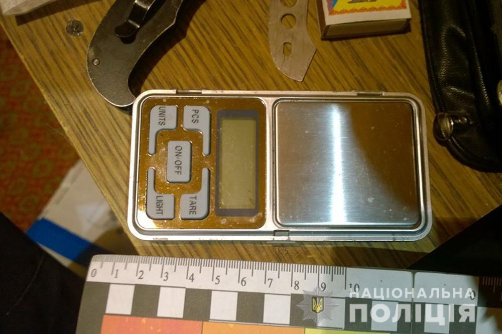 На Черкащині поліцейські виявили у наркозбувача наркотиків на суму близько 300 тисяч гривень