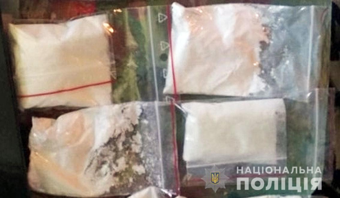 Поліція Чернігівської області викрила організовану групу Інтернет-наркоторгівців