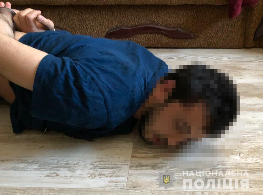 В Одесі поліція затримала групу осіб, які грабували відвідувачів розважальних закладів