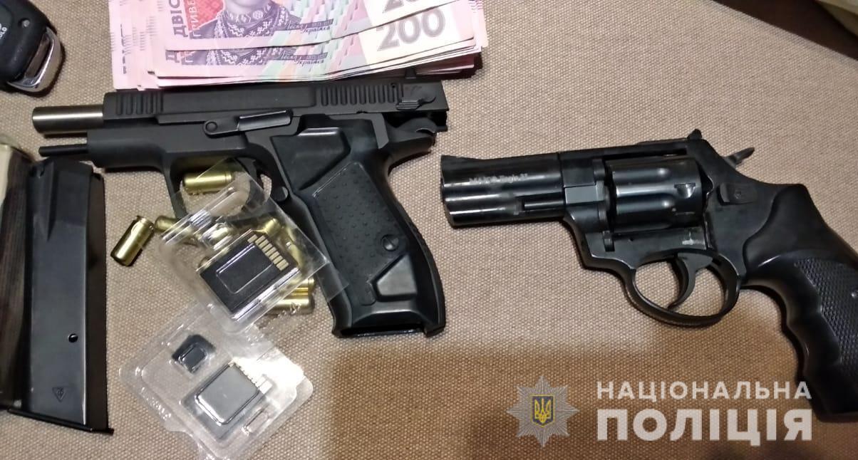 В Одесі поліція затримала групу осіб, які грабували відвідувачів розважальних закладів