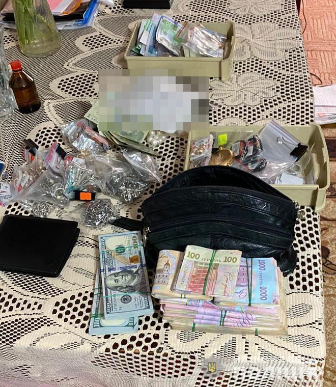 В Одесі поліція затримала групу осіб, які грабували відвідувачів розважальних закладів