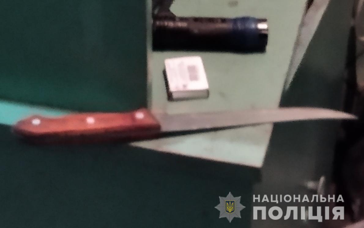 За погрозу вбивством родичеві 27-річний житель Окнянського району постане перед судом