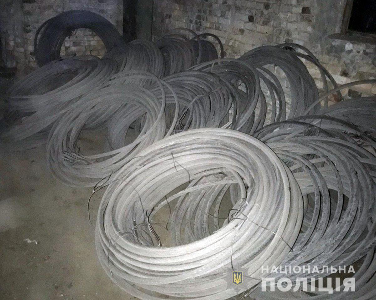 Поліцейські Донеччини затримали учасників злочинної групи, які викрали кабель на мільйон гривень