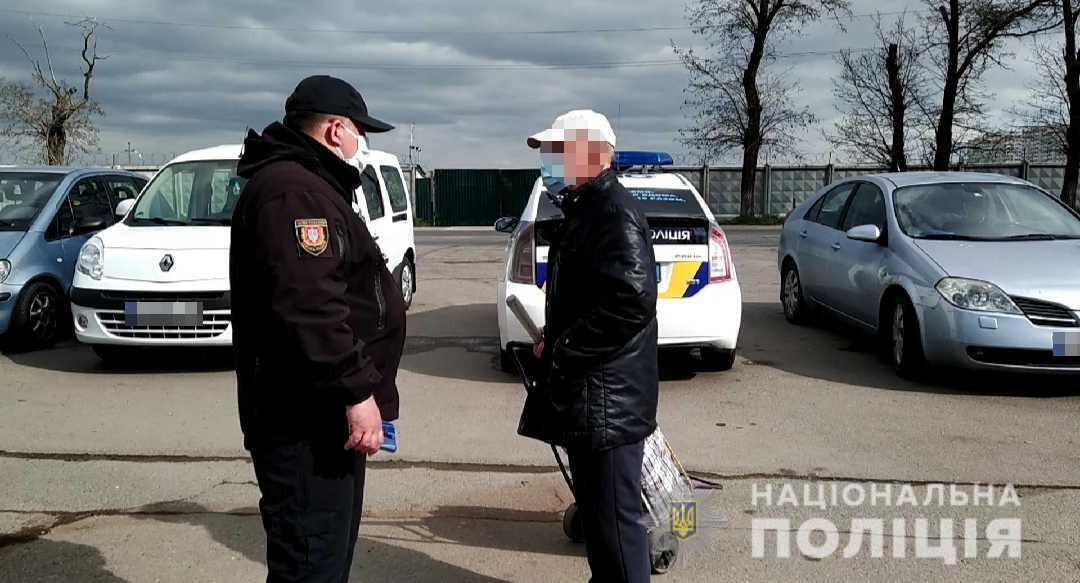 Поліцейські Одещини забезпечили правопорядок в поминальні дні