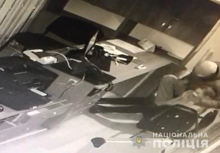 У Херсоні оперативники затримали нападника на фінансові установи