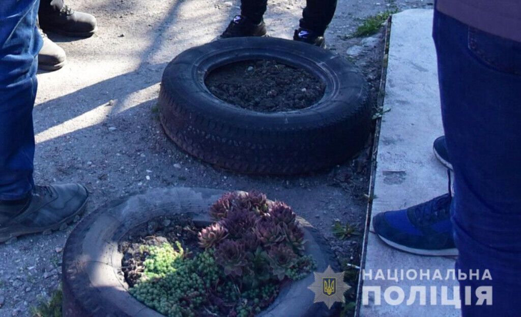 В Маріуполі бійці роти поліції особливого призначення викрили наркодилера (ВІДЕО)