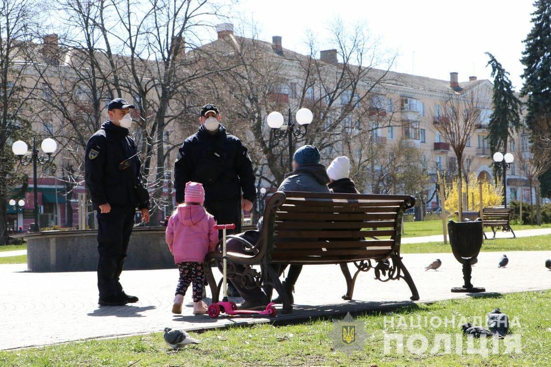 З початку введення карантинних заходів на території держави поліцейські склали 3922 адміністративних протоколи