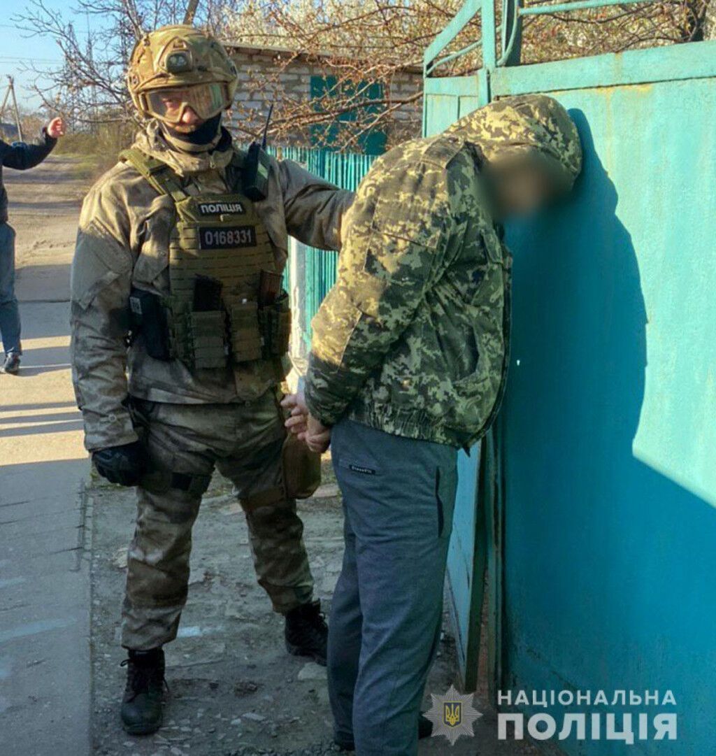 Поліцейські Донеччини ліквідували два канали збуту наркотиків у м.Курахове