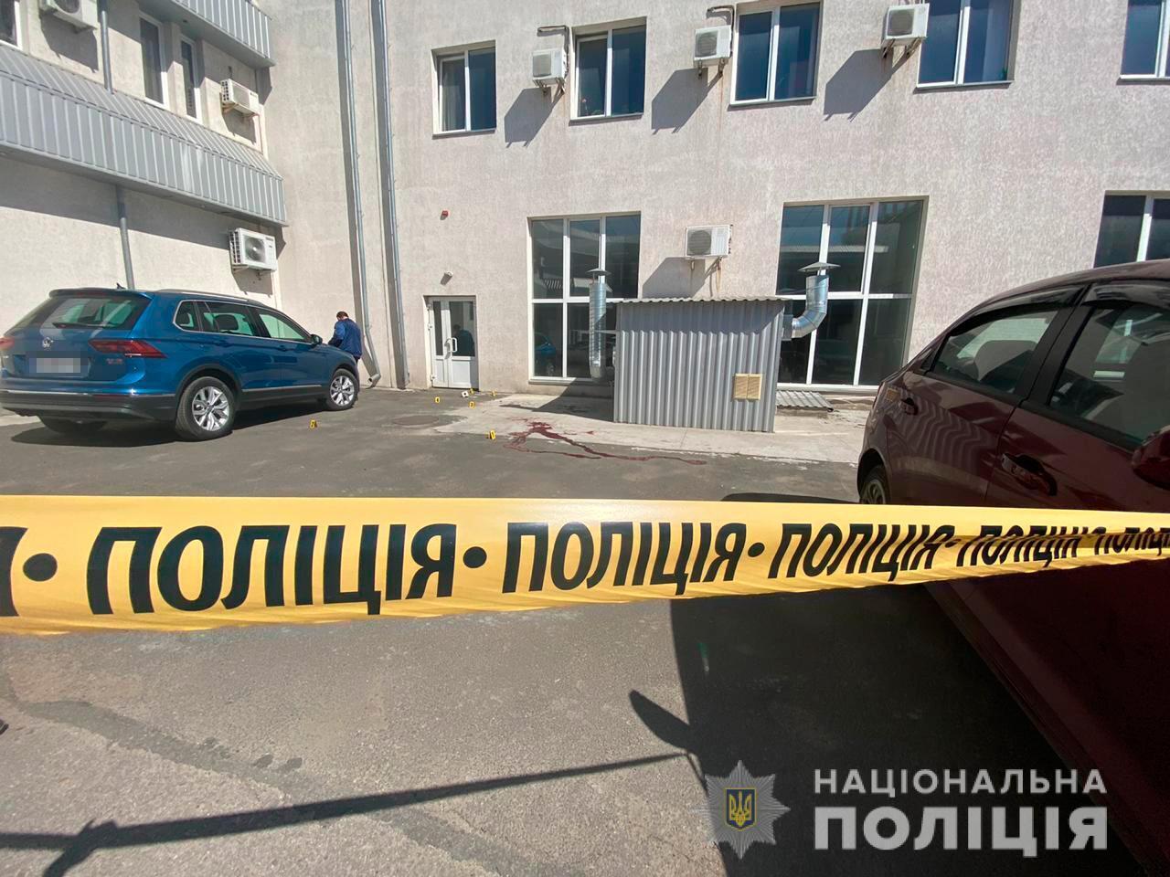 Поліція розслідує обставини стрілянини у Миколаєві, під час якої поранений бізнесмен
