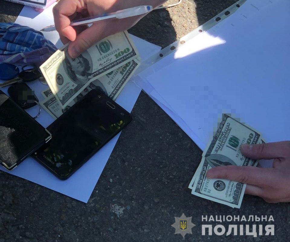 На Житомирщині на хабарі затримали військовослужбовця