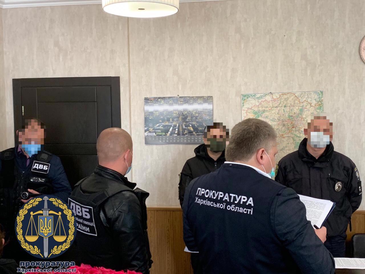 Вступили у змову та заволоділи автівкою: стосовно двох патрульних обрано запобіжні заходи