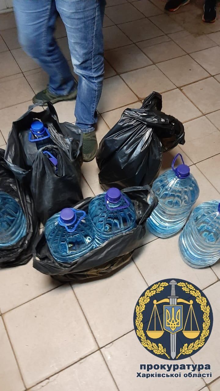 34 тонни контрафактного спирту: викрито підпільні виробництва лікеро-горілчаних виробів (ФОТО)