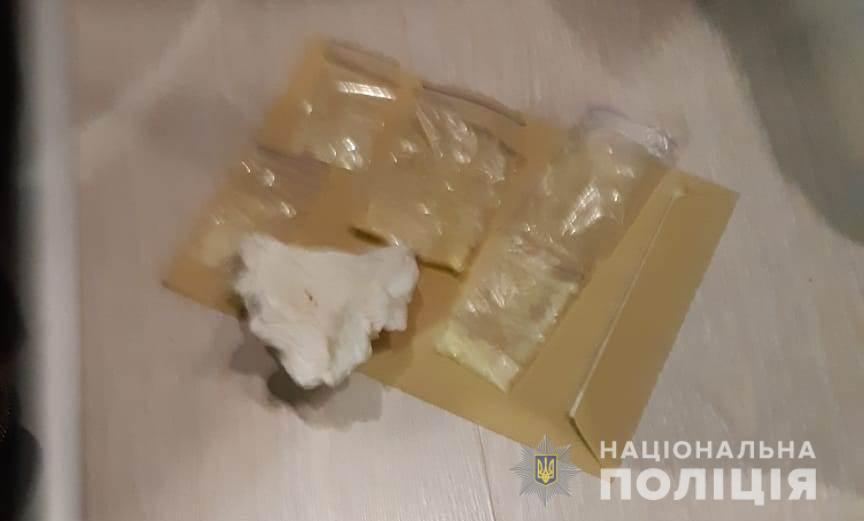 На Дніпропетровщині поліцейські припинили діяльність нарколабораторії з виготовлення метамфетаміну